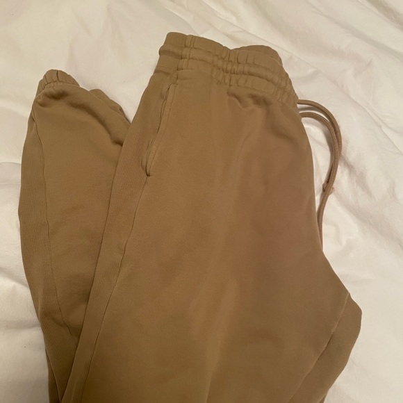 Aritzia Sweatsuit - Picture 2 of 2